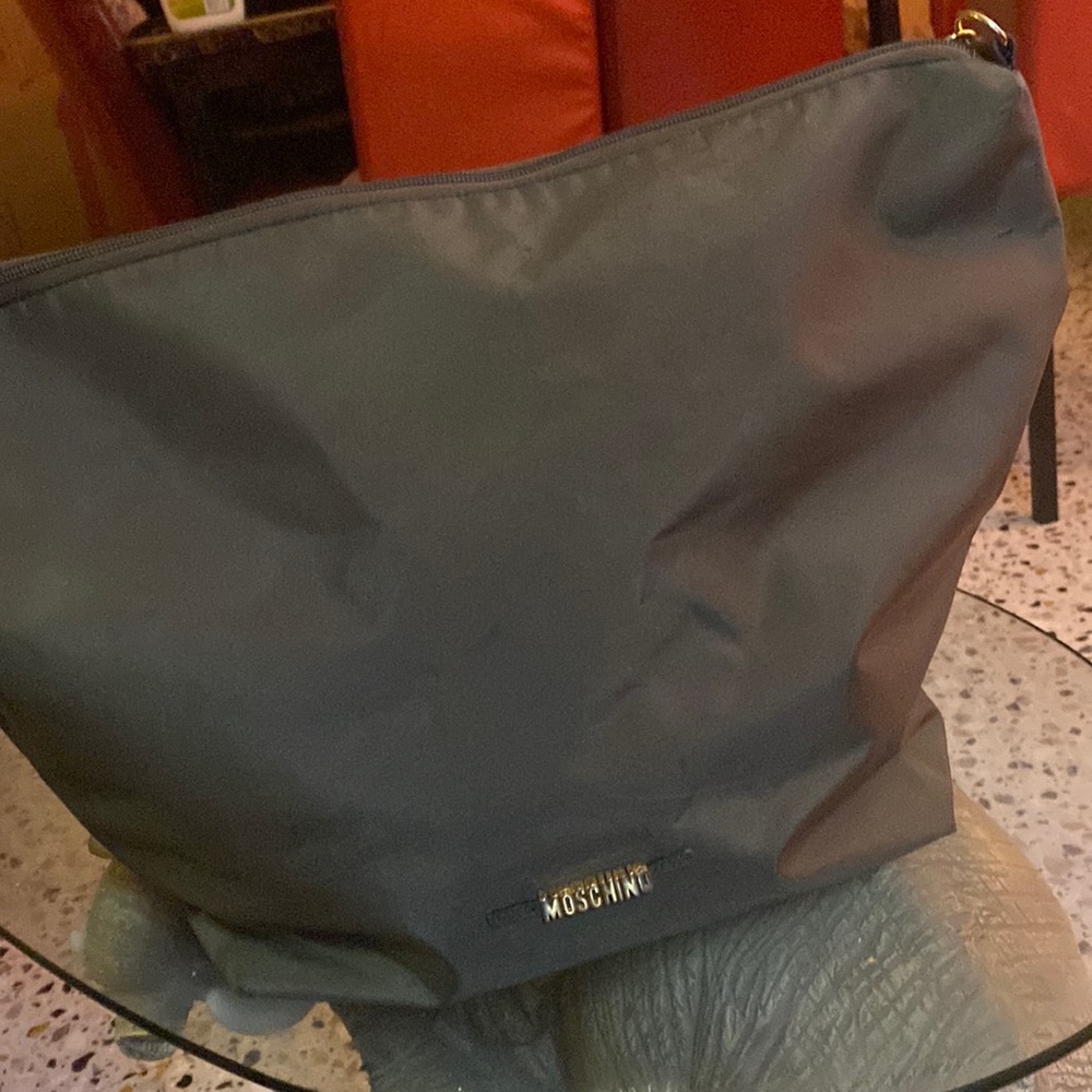 Moschino large bag And beautiful condition